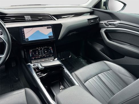 Used 2021 Audi e-tron Premium w/ Convenience Plus Package AWD/4WD image 24