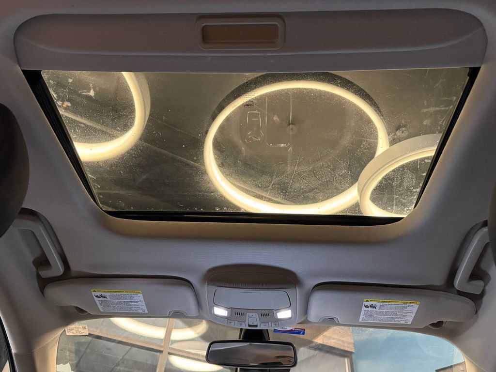 Used 2019 Ford Fusion SE AWD/4WD image 22