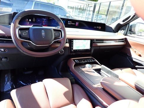New 2025 Lincoln Navigator Reserve image 17