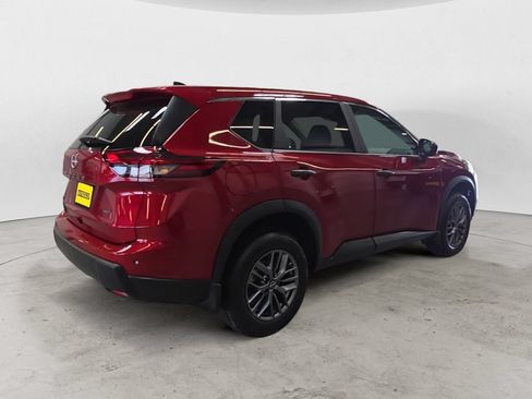 Used 2024 Nissan Rogue S AWD/4WD image 5