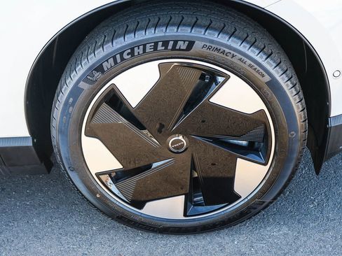 New 2026 Volvo EX30 Ultra w/ Climate Package image 14