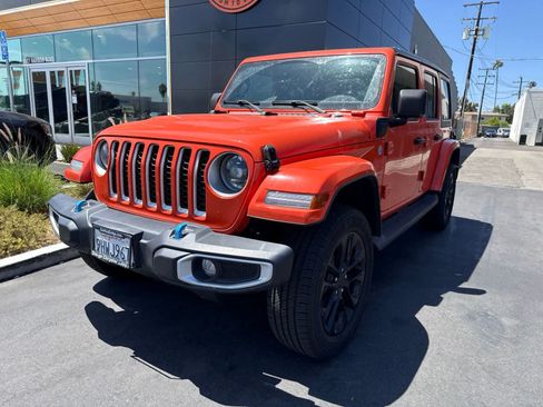 Used 2023 Jeep Wrangler Unlimited Sahara AWD/4WD image 1