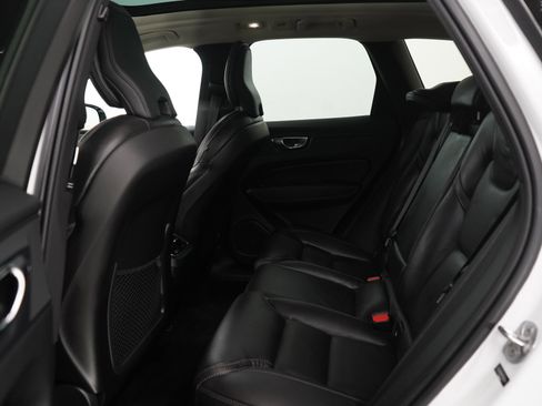 Used 2023 Volvo XC60 B6 Ultimate w/ Climate Package image 16