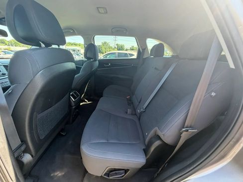 Used 2017 Kia Sorento LX FWD image 14