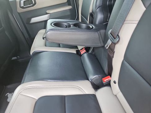 Used 2023 Ford Bronco Wildtrak image 27