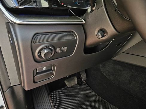 New 2026 Jeep Grand Wagoneer Summit AWD/4WD image 17