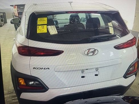 Used 2021 Hyundai Kona SE FWD image 3