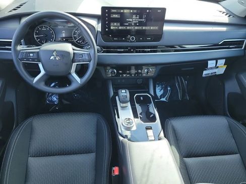 New 2026 Mitsubishi Outlander ES AWD/4WD image 15