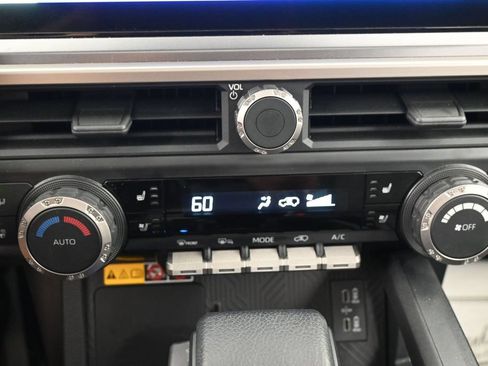 Used 2025 Toyota 4Runner TRD Off-Road Premium w/ Tow Technology Package AWD/4WD image 15
