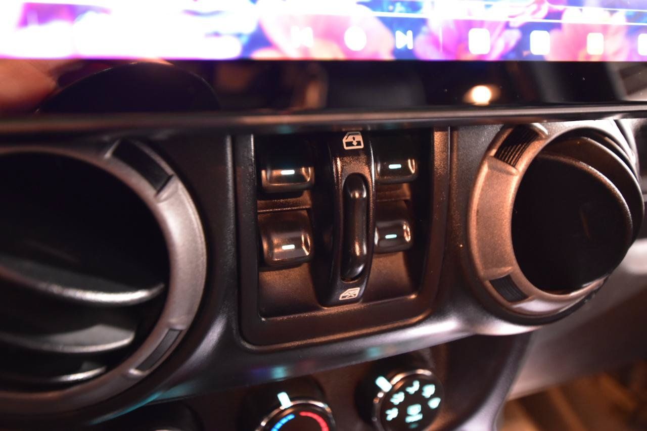 Used 2015 Jeep Wrangler Unlimited Sport AWD/4WD image 22
