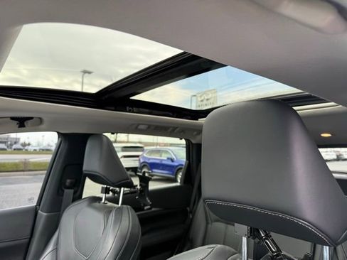 Used 2023 INFINITI QX60 Sensory w/ Cargo Package image 18