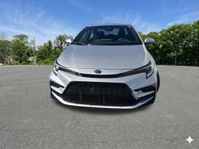 Used 2024 Toyota Corolla SE w/ Convenience Package AWD/4WD image 3