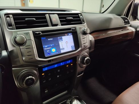 Used 2018 Toyota 4Runner Limited AWD/4WD image 36