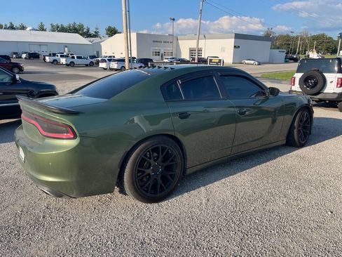 Used 2020 Dodge Charger SXT w/ Leather Interior Group RWD image 4