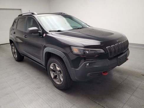 Used 2019 Jeep Cherokee Trailhawk AWD/4WD image 13