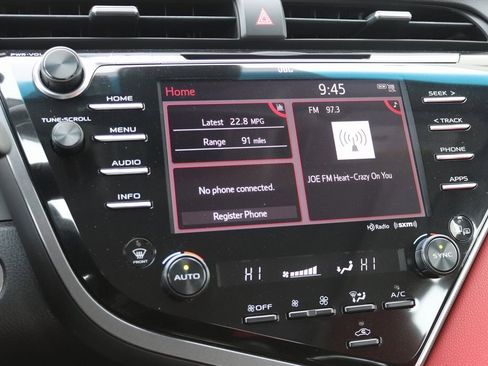 Used 2018 Toyota Camry XSE image 17