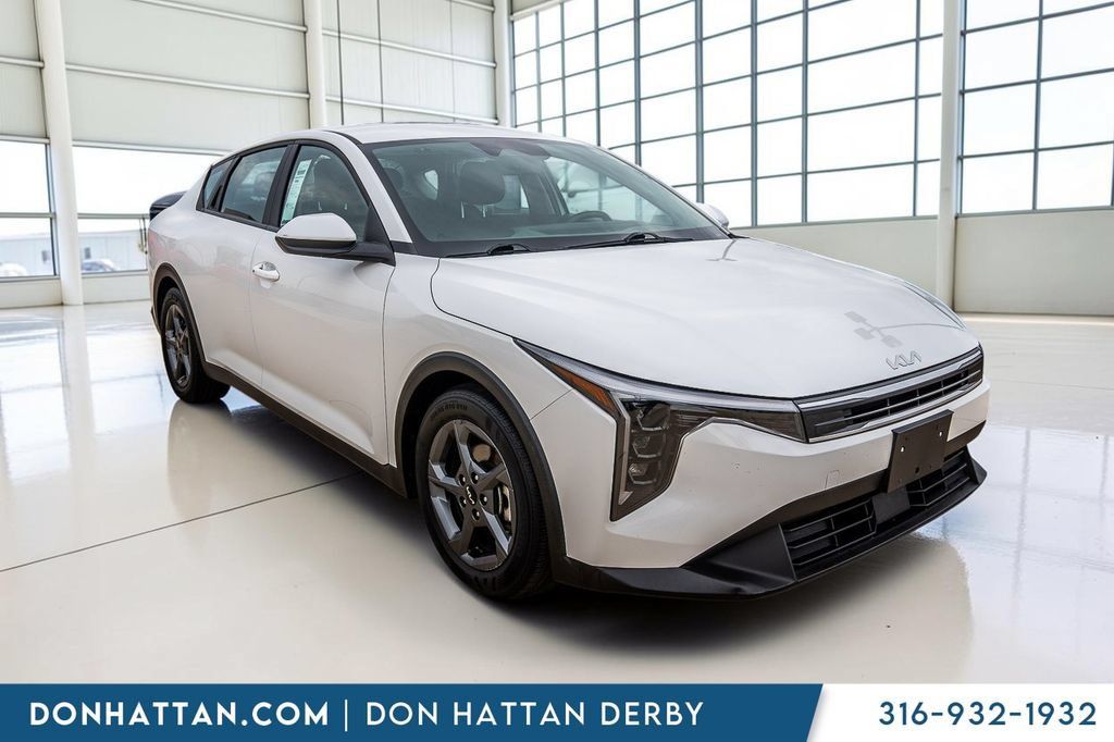 Used 2025 Kia K4 FWD image 28