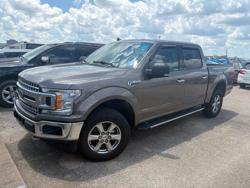 Used 2019 Ford F150 XLT w/ Equipment Group 302A Luxury AWD/4WD image 4