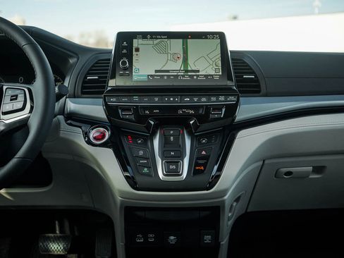 New 2026 Honda Odyssey Touring image 18
