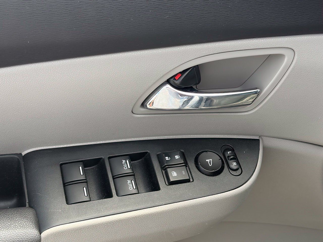 Used 2016 Honda Odyssey EX-L image 7