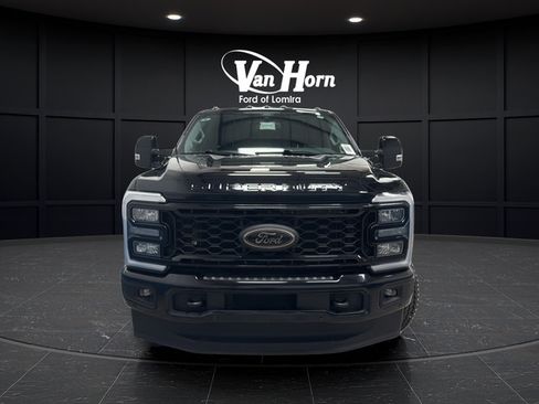 Used 2025 Ford F250 Lariat w/ Lariat Ultimate Package AWD/4WD image 2