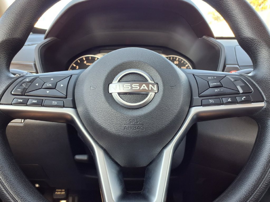 Used 2025 Nissan Altima 2.5 SV FWD image 16
