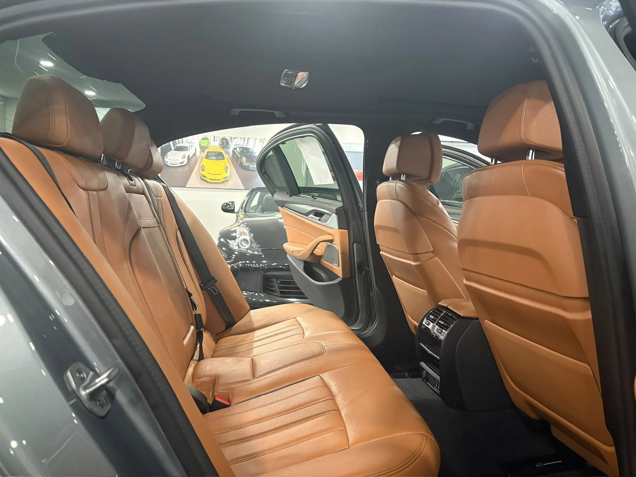 Used 2023 BMW M550i xDrive w/ Executive Package AWD/4WD image 14