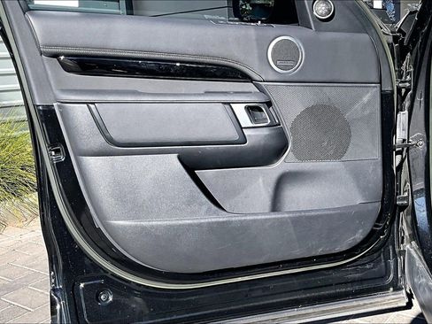 Used 2023 Land Rover Discovery S R-Dynamic image 22