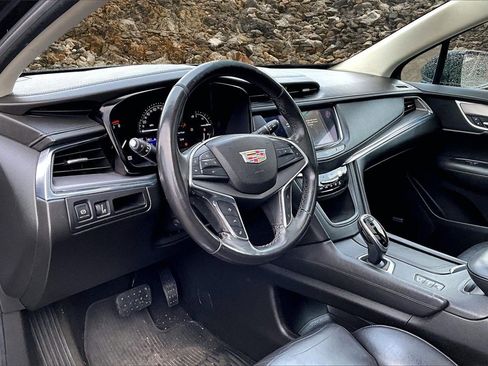 Used 2017 Cadillac XT5 Luxury w/ Driver Awareness Package image 12