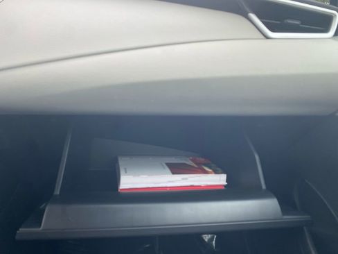 Used 2025 Toyota Corolla LE image 24