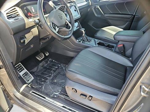 Used 2024 Volkswagen Tiguan SE R-Line FWD image 22