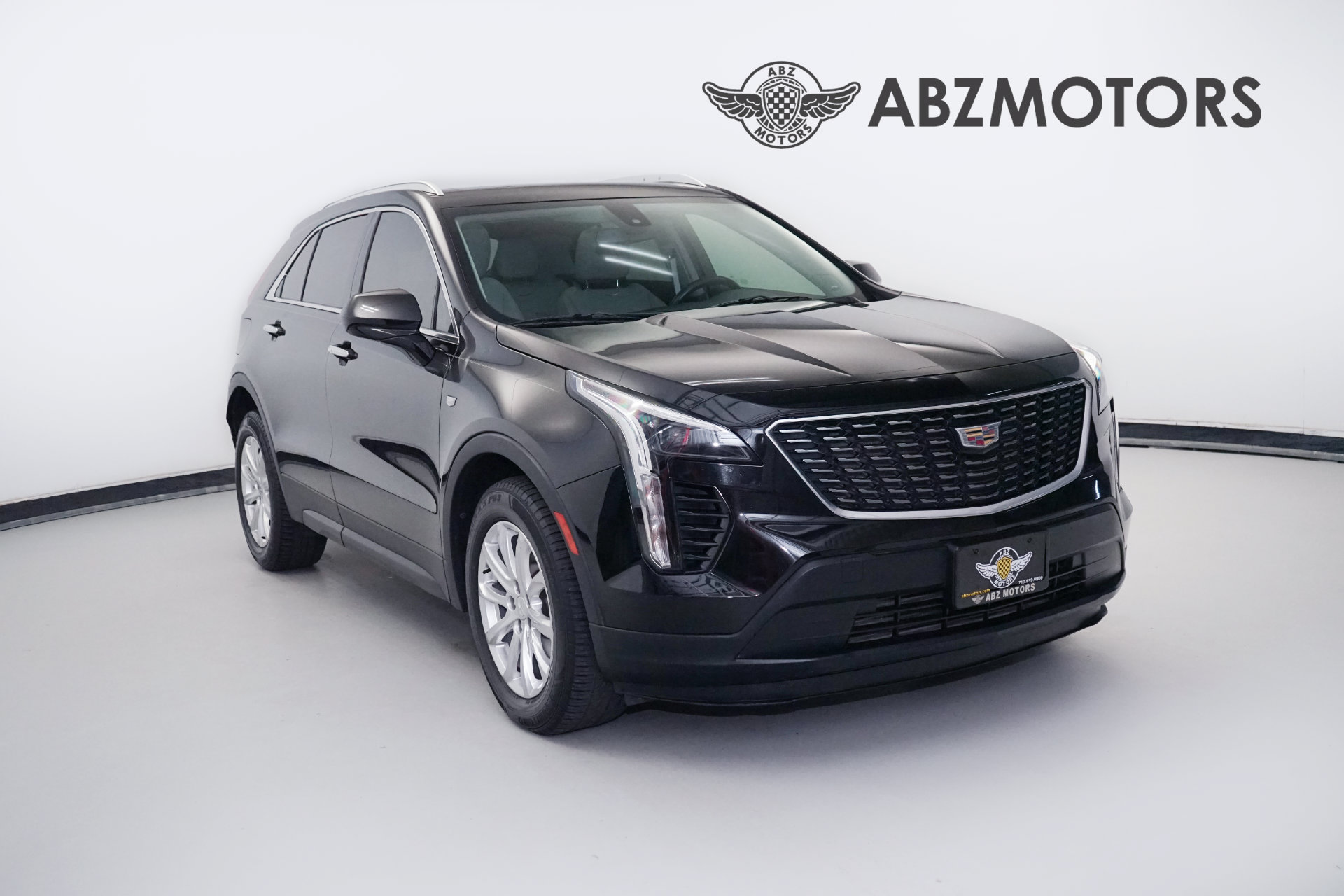 Used 2019 Cadillac XT4 Luxury FWD image 1