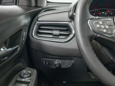 Used 2023 Chevrolet Equinox LT image 18