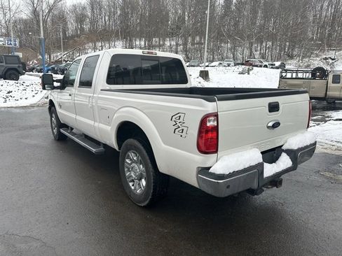 Used 2016 Ford F250 Lariat w/ Chrome Package image 3