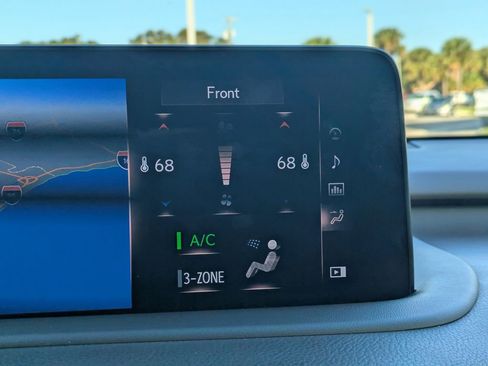 Used 2020 Lexus RX 350L Luxury image 25