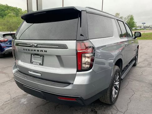 Used 2023 Chevrolet Suburban Z71 w/ Luxury Package AWD/4WD image 5
