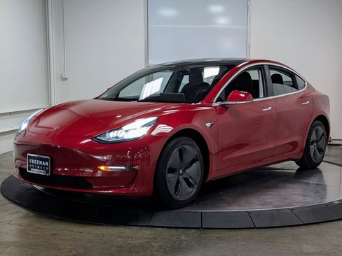 Used 2020 Tesla Model 3 Performance image 4