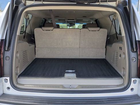 Used 2019 Chevrolet Suburban LT w/ Luxury Package image 32