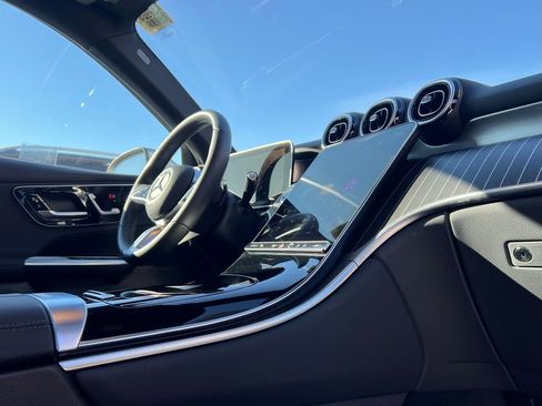 Certified 2026 Mercedes-Benz GLC 300 4MATIC image 17