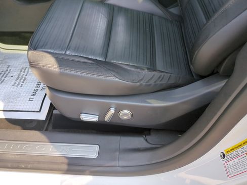 Used 2024 Lincoln Nautilus Reserve w/ Equipment Group 202A image 13