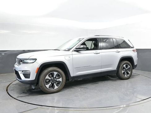 Used 2024 Jeep Grand Cherokee Limited 4xe AWD/4WD image 7