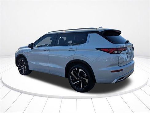 Used 2022 Mitsubishi Outlander SEL image 5