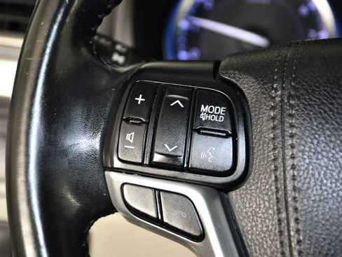 Used 2018 Toyota Highlander Limited w/ Protection Package #3 image 20