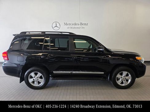 Used 2014 Toyota Land Cruiser image 4