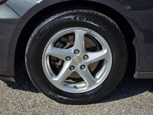 Used 2018 Chevrolet Malibu LS w/ LPO, Convenience Package 1 FWD image 11