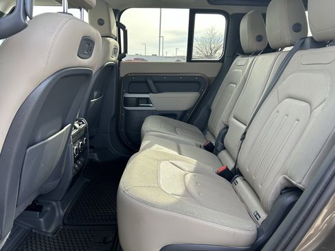 Used 2020 Land Rover Defender 110 HSE image 25