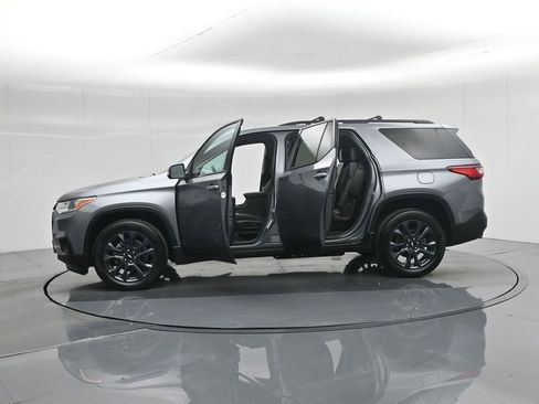 Used 2021 Chevrolet Traverse RS image 39