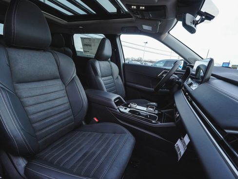 New 2026 Mitsubishi Outlander Trail Edition image 43