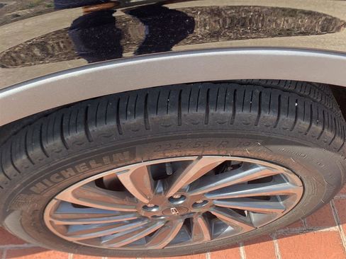 Used 2023 Lincoln Corsair Reserve image 11