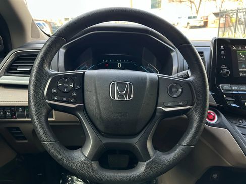Used 2019 Honda Odyssey EX image 9
